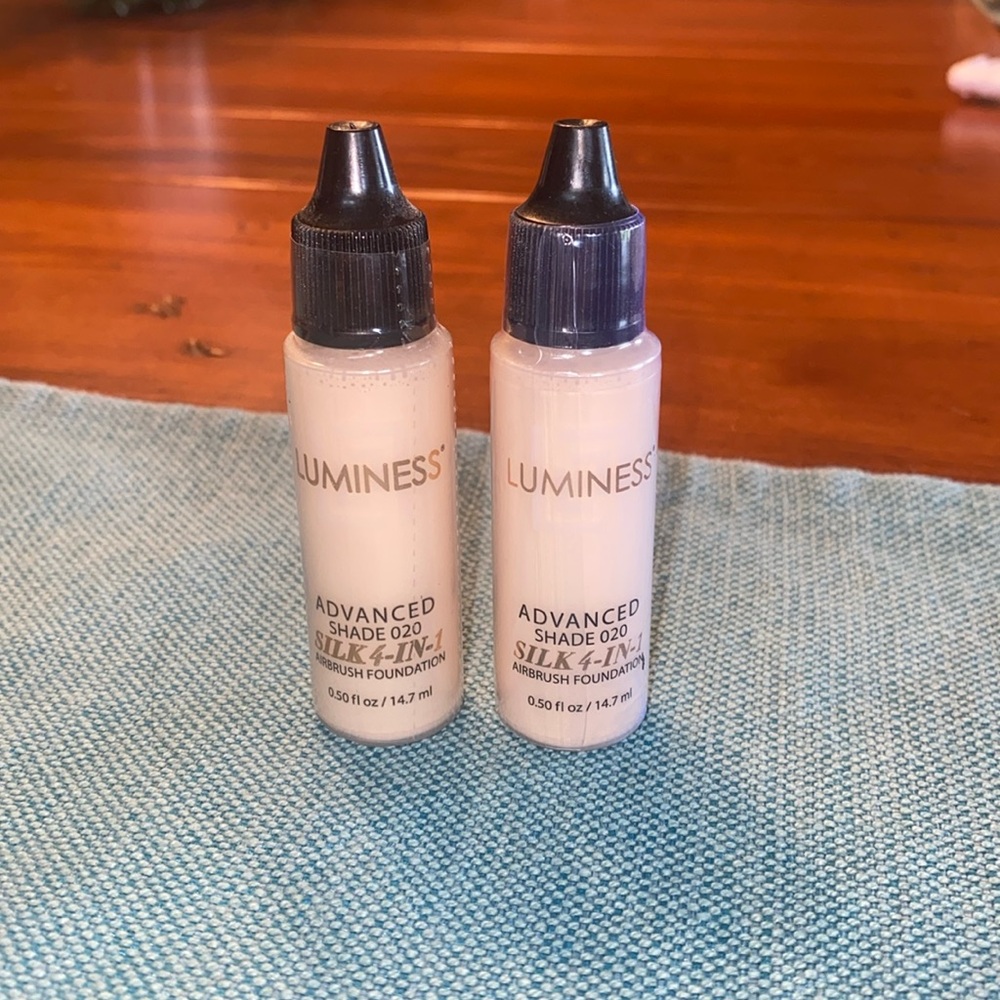 Brand new bottle Luminess Silk 4-in-1 airbrush foundation shade 20